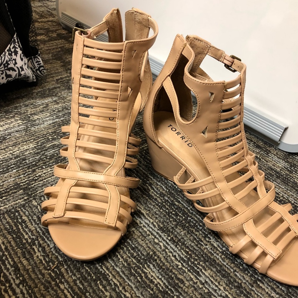 Torrid blush colored strappy wedges